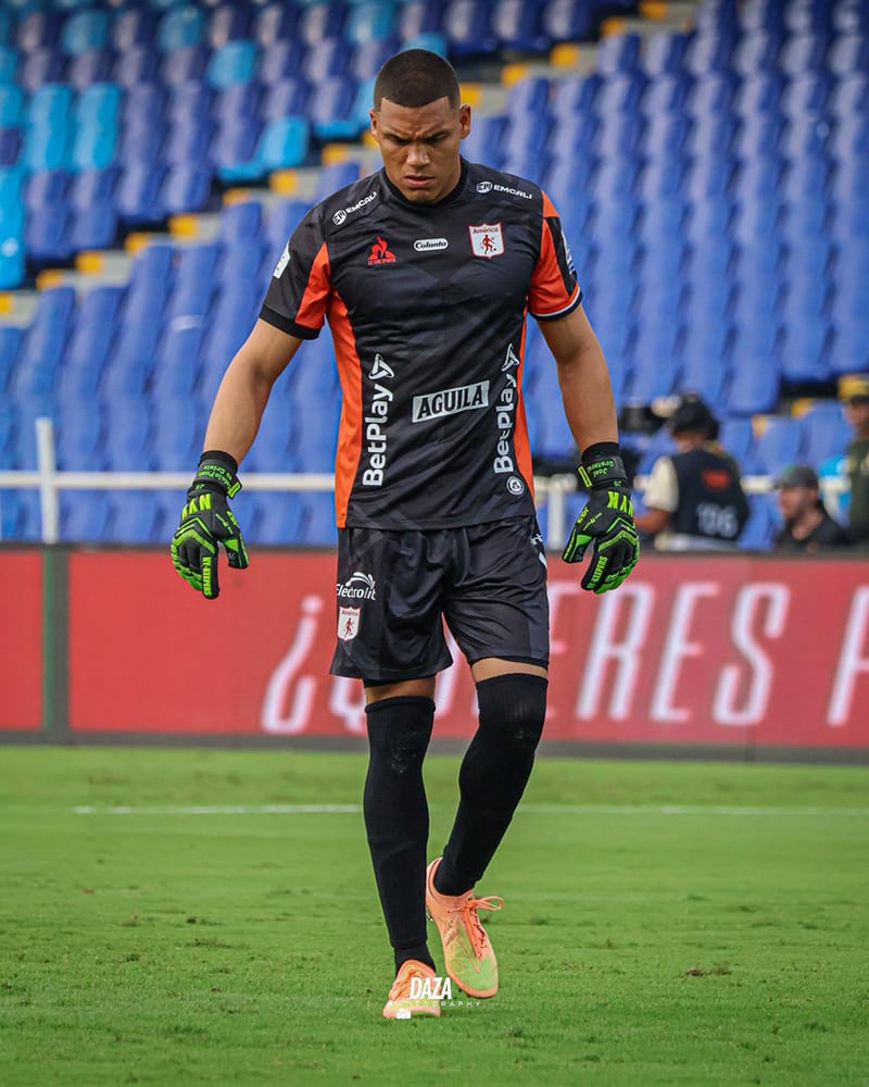 NY Keepers látex premium probado en campo guantes portero